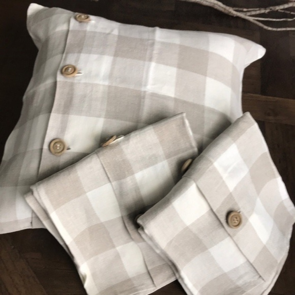 LINEN CHECKED PILLOW COVER